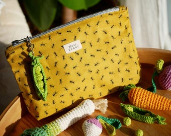 Crocheted cotton ant & pea pouch - inside pocket - upcycled cotton lining - cotton pouch with metal closure