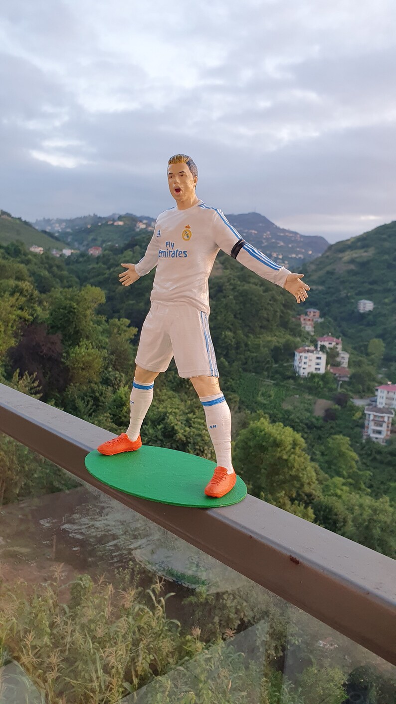 cristiano ronaldo figurine