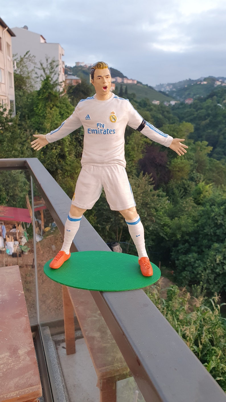 cristiano ronaldo figurine