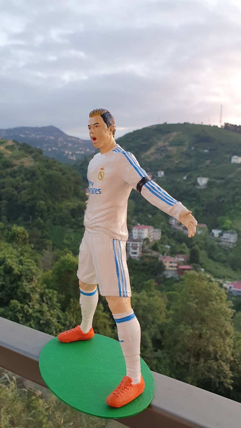 cristiano ronaldo figurine