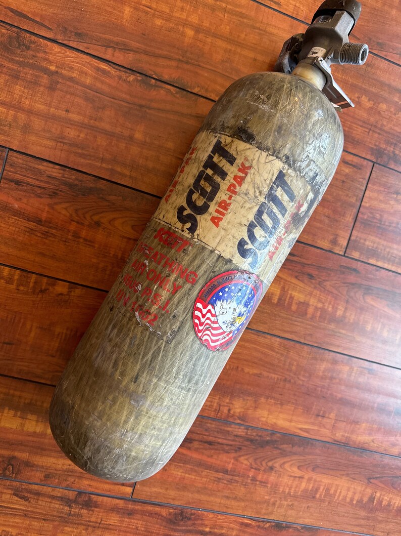Scott 30 Minute 4500psi Carbon Fiber SCBA Bottle Cylinder Air Tank Out