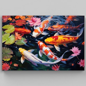 Könnte beinhalten: Ein lebendiges Gemälde mit mehreren Koi-Fischen, die in dunklem Wasser schwimmen. Die Fische sind orange, weiß und gelb mit deutlichen Schuppen. Auf der Wasseroberfläche schwimmen mehrere leuchtend rosa Lotusblüten und grüne Seerosenblätter.
