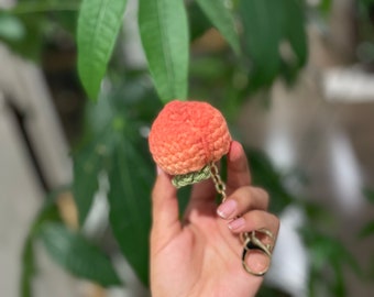 Porte-clés pêche au crochet, breloque mignon, cadeau fait main, fruits peints à l'aérographe, accessoire au crochet