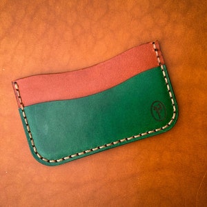 Cartera delgada de cuero con tarjetero - "el minimalista" - Hecha a mano en Gales con cuero italiano