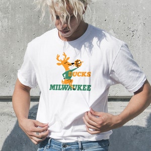 Vintage Milwaukee Bucks T-shirt NBA Basketball Giannis – For All