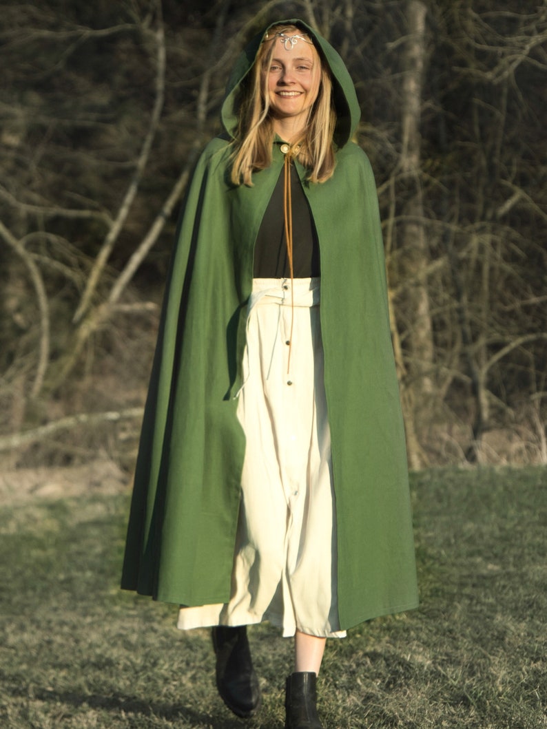 Mystical hooded cape with shoulder seam INGA PDF Sewing Pattern Beginner English image 2