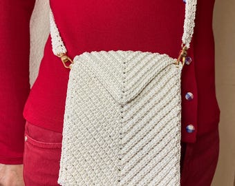White Crochet Phone Bag – Handmade Boho Crossbody Purse with Gold Clasp