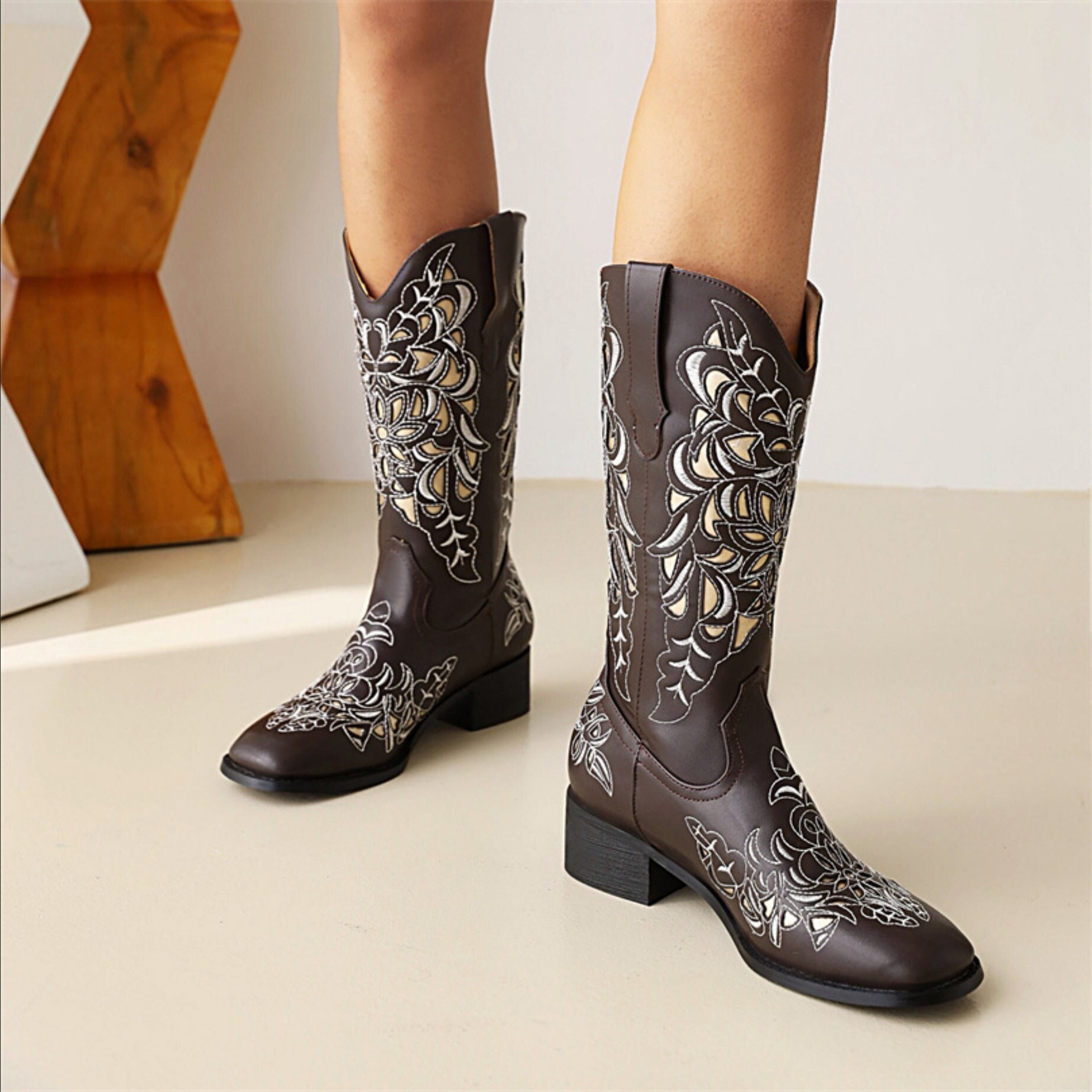 Black embroidered cheap cowboy boots