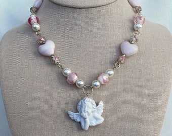 Collar de querubín de cupido rosa rosa - collar de coqueta Y2K collar de cuentas hecho a mano de vidrio regalo para ella
