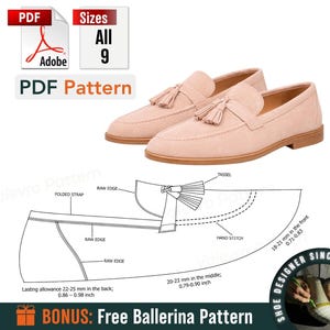 Puede incluir: Mocasines de ante rosa claro con detalles de borlas, junto con un patrón PDF para el diseño de zapatos. El patrón incluye medidas en milímetros y pulgadas, con texto que indica tallas y un patrón de bailarina de bonificación.