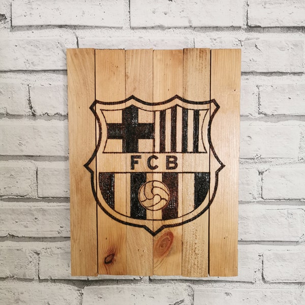 FC Barcelone, oeuvre d'art murale en bois, cadeau de fan de football, cadeau de football, logo du barca, cadeau du FC Barcelone, décoration de football homme des cavernes, souvenirs de football