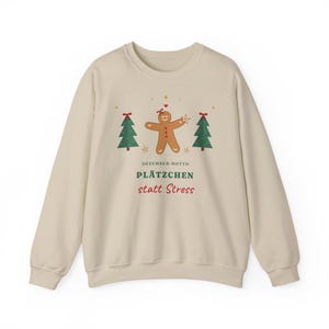 Weihnachtspullover Damen – Plätzchen statt Stress – Lebkuchen mit Schleife, Weihnachtspulli Creme image 3
