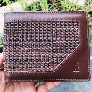 Cartera tejida de cuero hecha a mano para hombres: billetera delgada plegable, billetera minimalista única, billetera para hombres grabada personalizada, regalo rústico y elegante