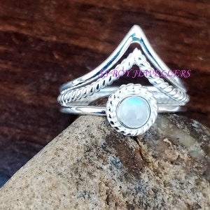 Moonstone silver Ring, statement ring ,Boho ring ,Gemstone ring ,Solid 925 Sterling silver ring ,Blue fire Rainbow Moonstone Ring