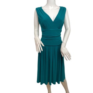 Jessica Howard Dress Green 6 V- Neck Fit & Flare MIDI Sleeveless Stretchy Cocktail Dressy
