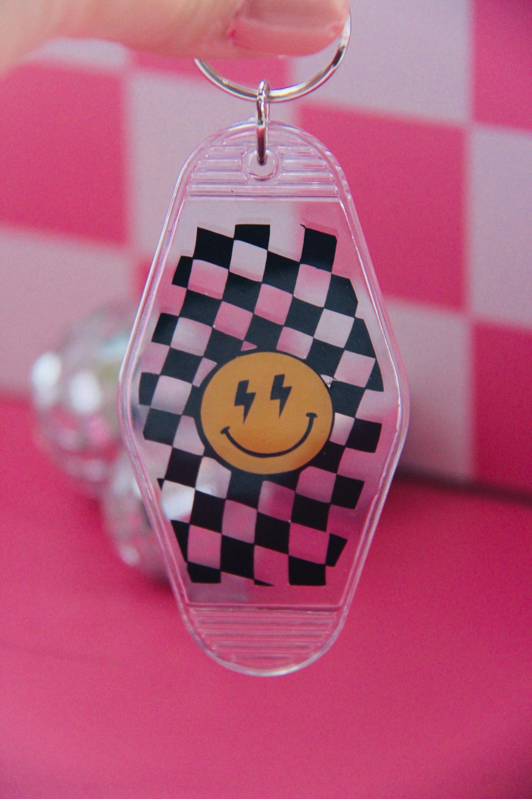 Checkered Smiley Face Keychain-keychains Motel-motel Keychain-hotel ...