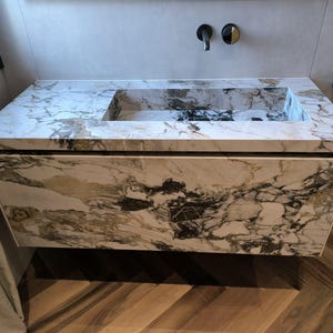 Lavabo à poser sur mesure, Lavabo intégré rectangulaire en porcelaine effet marbre fait main