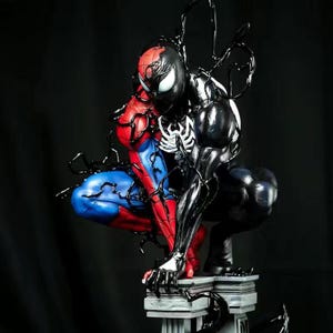 Spider-man Venom LED Figurine / 37cm Statue Collection