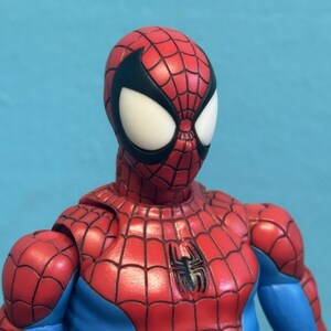 SOLO CABEZA Mark Bagley Ultimate Spider-Man década del 2000 Mafex Custom Escala 1/12 imagen 2