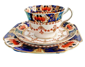 Melba English Imari - Made by Mayer and Sherratt - Elegant Hand Painted Teacup, Saucer and Plate in Very Good Condition from the 1930s