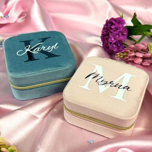 Personalized Velvet Jewelry Box, Custom Name & Initial Travel Case, Bridesmaid Proposal Gift, Wedding Favor, Mother’s Day Gift for Her