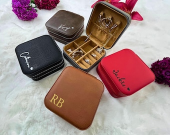 Personalized Leather Jewelry Box, Perfect Bridesmaid Proposal Gift, Custom Travel Jewelry Case, Personalized Jewelry Organizer with name.