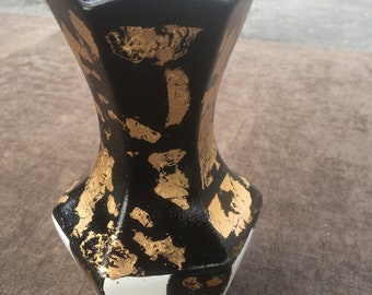 Small chic black and white checkered vase, gilded with gold leaf