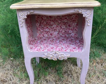 Table de chevet en bois