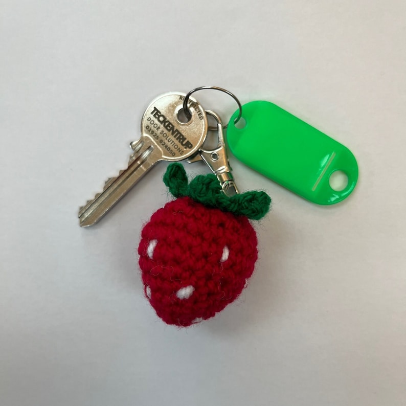 Handmade Strawberry Crochet Keyring Bag Pendant Cottagecore Keychain