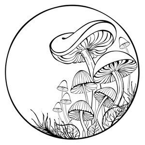 Op de afbeelding: Zwart-witte lijntekening van paddenstoelen in een cirkel. De paddenstoelen zijn van verschillende groottes en vormen, sommige hebben een meer gedetailleerd ontwerp dan andere.