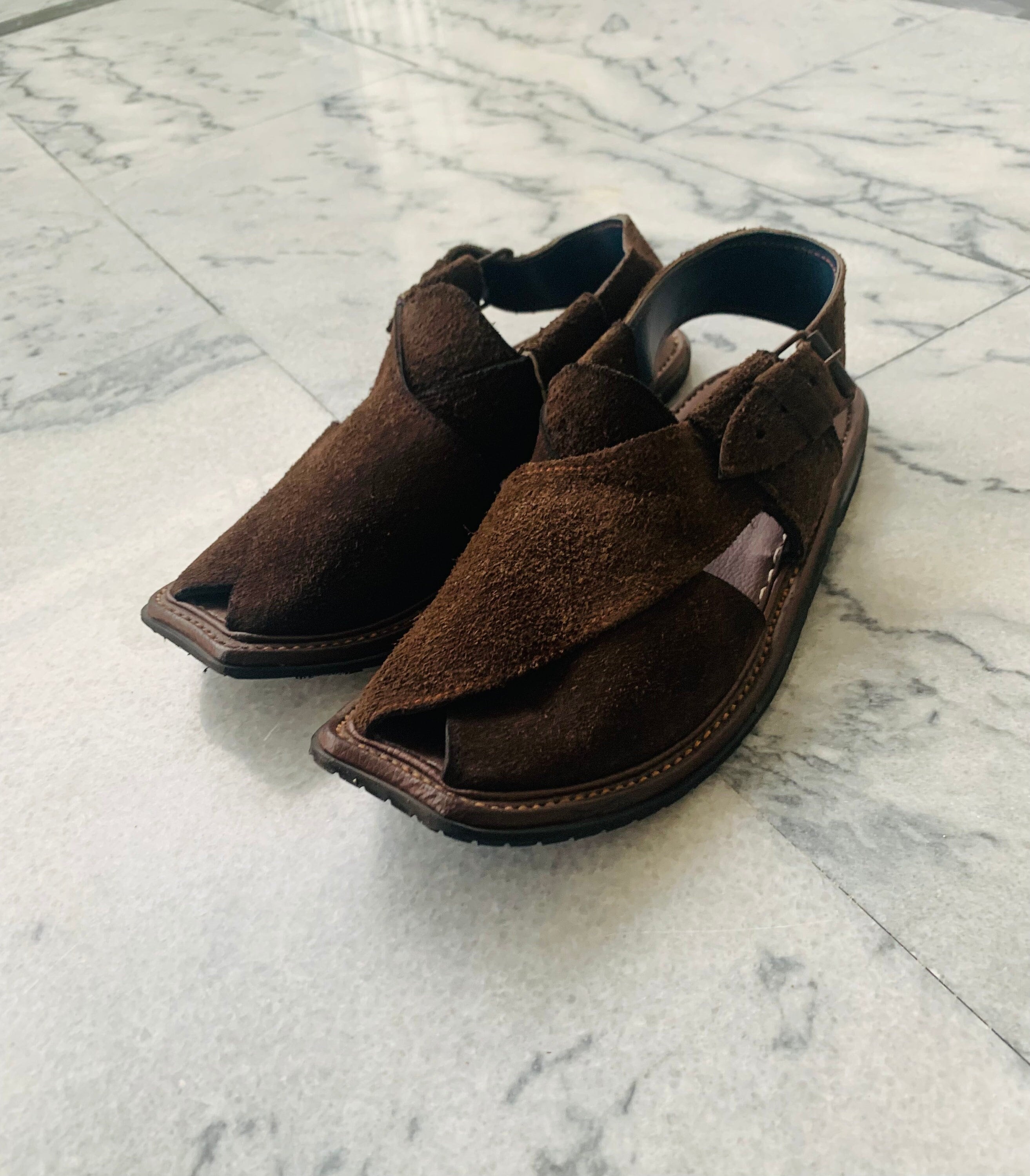 Handmade Brown Leather Peshawri Chappal: Kaptaan Men display picture 2