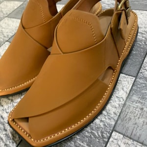 Handgemaakte leren Peshawri Chappal: zwart/mosterdbruine sandalen voor heren, leren herensandalen, 'huarache-sandalen heren, huaraches-mannen, zijn cadeau