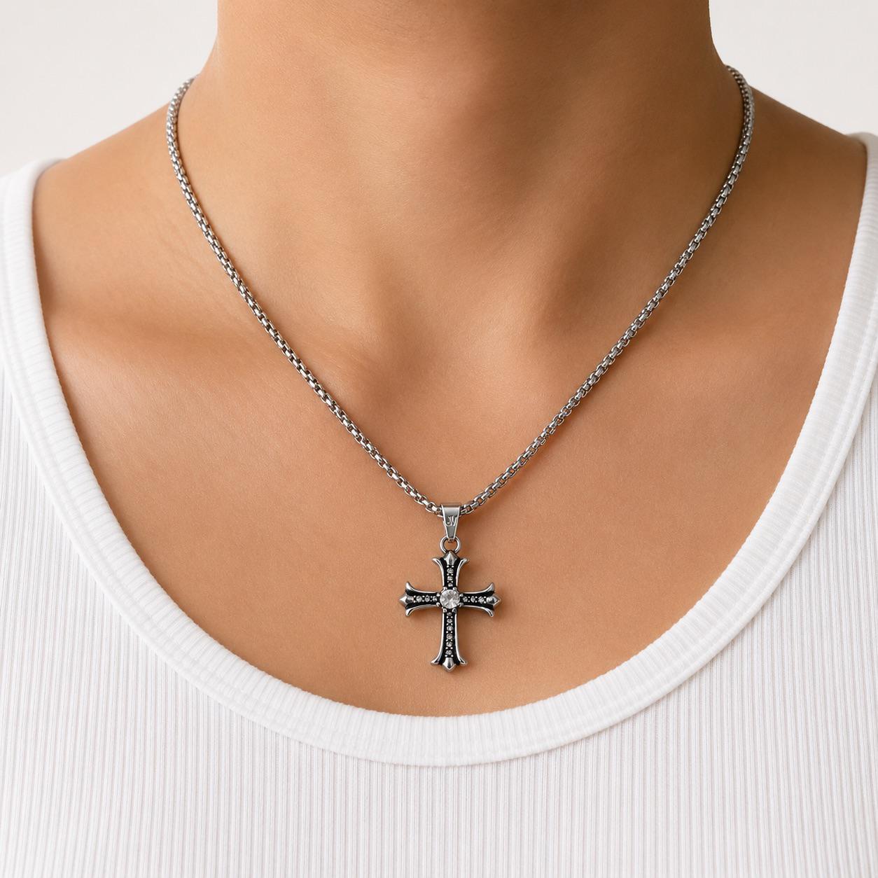 Y2K Cross Chain Silver - Box Chain - Shiny Cross Necklace - Iced