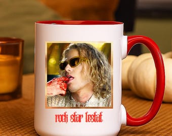 Caneca Lestat, estrela do rock - Entrevista com o Vampiro, Caneca de café gótica de vampiro, Presente para fãs da AMC, Estética alternativa de acampamento de terror, Fã de Anne Rice