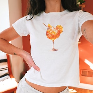 Tee shirt bébé tendance années 2000 Aperol Spritz tee-shirt bébé années 90 Cocktails tshirt boisson d'été italienne chemise graphique vêtements esthétiques rétro haut des années 2000 image 1