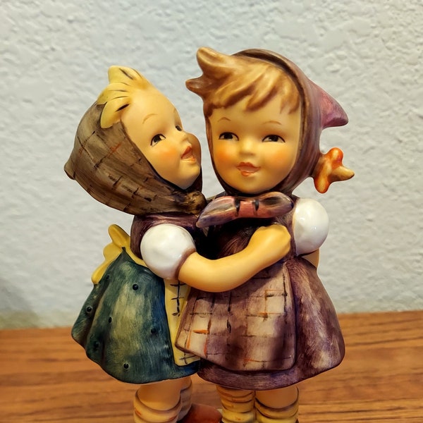 Rare Find Vintage Goebel Hummel #196/0 “Telling Her Secret “Goebel Germany" 50 Annv. 1951-2001