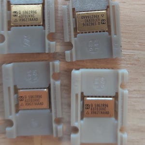 Vintage Electronic Integrated Circuit Comparator 14 Pins Flat Pack 5962R9663701VXC Date Code 1996 New in ESD Bag Sold as a Lot of 4.