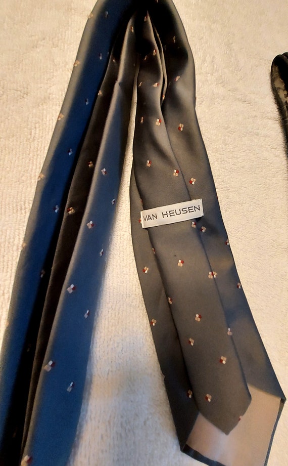 Rare Find Vintage Van Heusen Quality Neckties Lot… - image 2