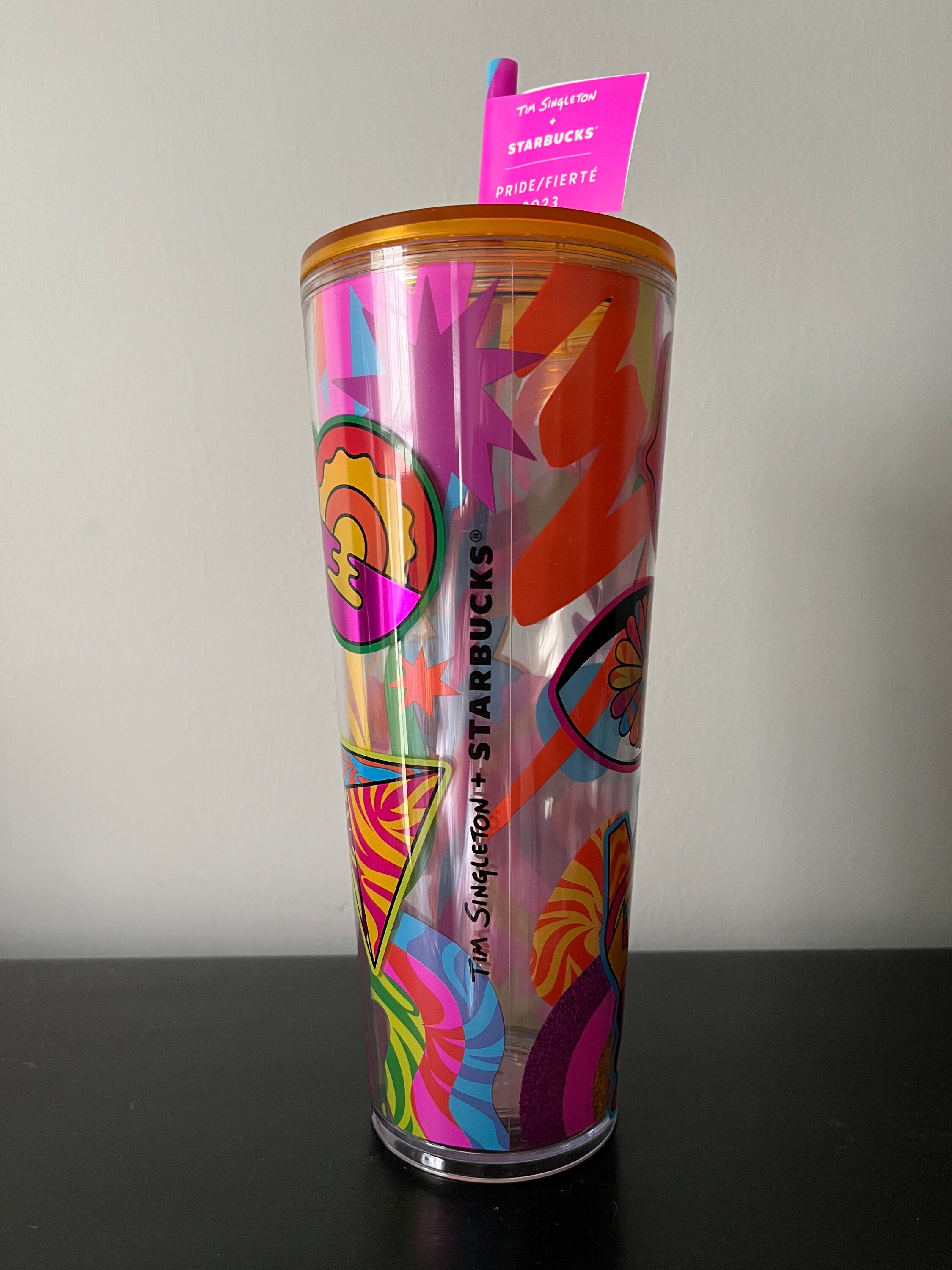 Tim Singleton + Starbucks Pride 2023 Venti Tumbler - Novo e Tim Singleton + Starbucks Pride 2023 Venti Tumbler - Novo e
