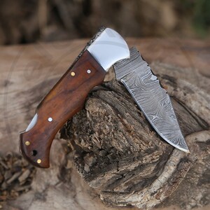 Exquisite Damascus Steel Folding Pocket Knife with Rosewood Handle