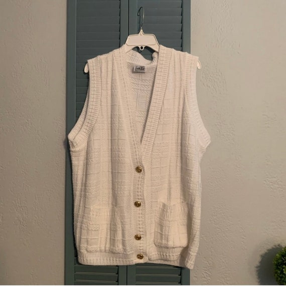 White sweater vest - image 1