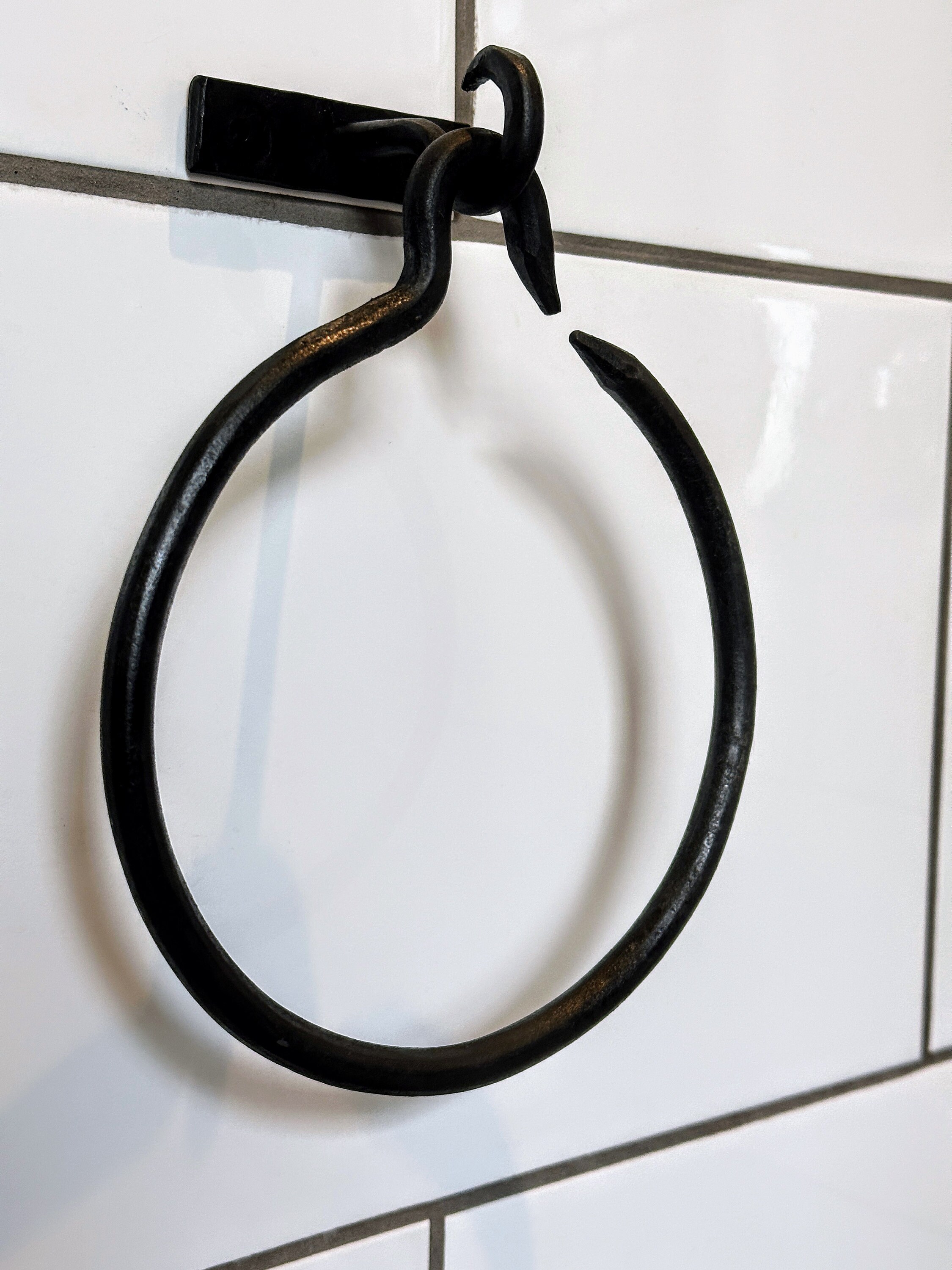 Anello portasciugamani nero opaco per bagno, 1 pezzo, porta asciugamani da cucina e bagno, montaggio a parete, resistente, in acciaio inox
