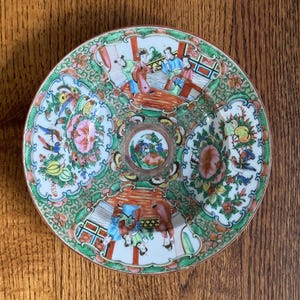 Vintage Chinese Famille Rose Medallion Soup Bowl 8.5&#39;&#39;