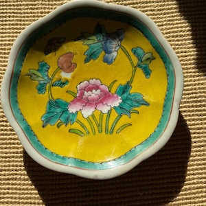 Antique Chinese Export Famille Rose Citron Yellow Bowl Dish Plate (7.25&#39;&#39;) | Rose Canton Porcelain | Chinese Yellow Footed Plate