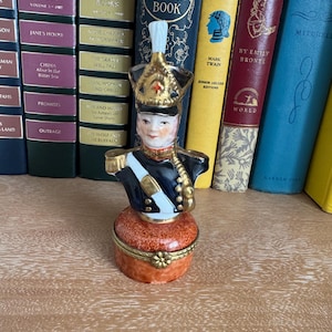 Limoges Trinket Box – Hand-Painted French Porcelain – Cavalry Soldier Figurine