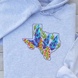 Geborduurde Texas-hoodie met Bluebonnets, geborduurde Bluebonnet-hoodie Unisex, hoodie geborduurde kaart van de staat Texas, Texas-hoodie