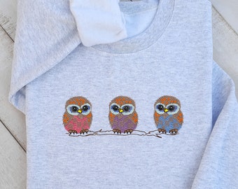 Cute Owl Embroidered Sweatshirt, Embroidered Owl Sweatshirt Unisex, Bird Sweatshirt, Owl Sweater, Cute Owl Sweatshirt Gift for Birds Lover!