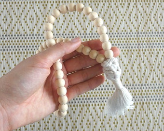Decorative garland in wooden beads with macrame pompom handmade in France, white natural bohemian accessory, 3 sizes
