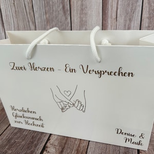 Personalisierte Geschenktüte mit Namen zur Hochzeit I Geschenktasche für Brautpaar I Hochzeitsgeschenk schön verpackt I Geschenkverpackung Bild 1