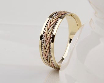 handmade marriage wedding ring only a few manufacturers in the world can produce it 5.00mm wide 1.50 mm thick Made with 3colors of real gold